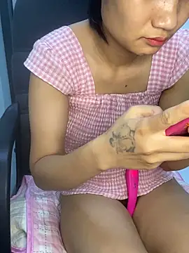 -Lilyn- online show from April 14, 6:08 am