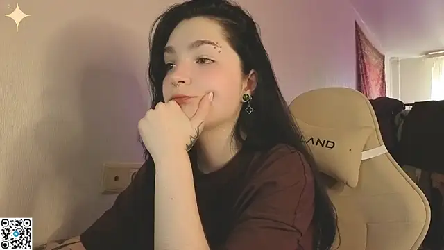 Snapshot of Luna_Moon13 chatting on May 9, 1:22 am Luna Moon13 online show from May 9, 1:22 am