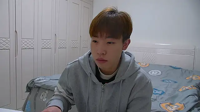 Similu-001 online show from March 7, 1:08 pm