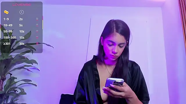 BellaRomano online show from April 21, 11:05 am