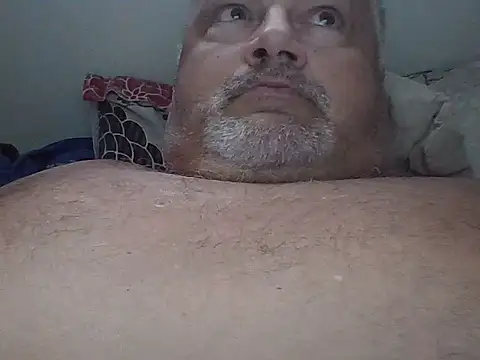 Snapshot of Cariciu_vd chatting on May 28, 4:32 am Cariciu vd online show from May 28, 4:32 am