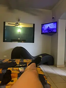 cornewee20 online show from April 30, 6:03 pm