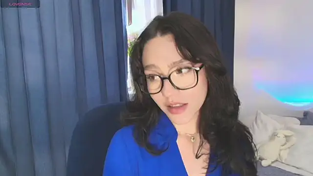 Snapshot of Katiieee chatting on August 6, 8:33 pm Katiieee online show from August 6, 8:33 pm