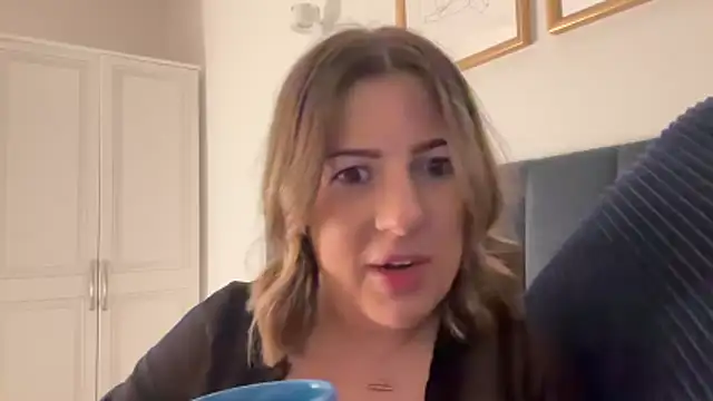 Snapshot of annabellewarick chatting on April 29, 8:48 pm annabellewarick online show from April 29, 8:48 pm