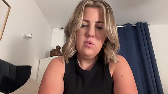 Snapshot of annabellewarick chatting on May 25, 8:59 pm annabellewarick online show from May 25, 8:59 pm