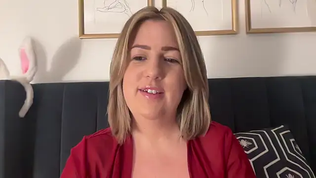Snapshot of annabellewarick chatting on June 6, 9:41 pm annabellewarick online show from June 6, 9:41 pm