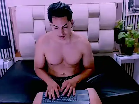 Alex Wolft online show from July 6, 12:24 pm