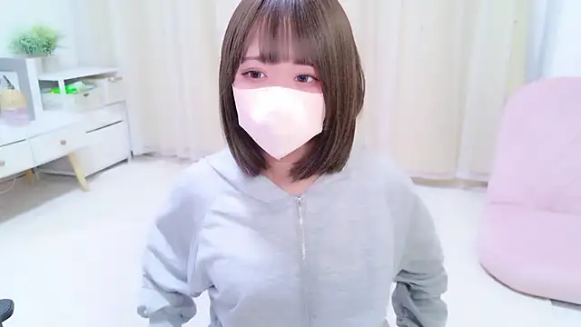 Snapshot of TSU-YU chatting on April 13, 9:04 am TSU-YU online show from April 13, 9:04 am