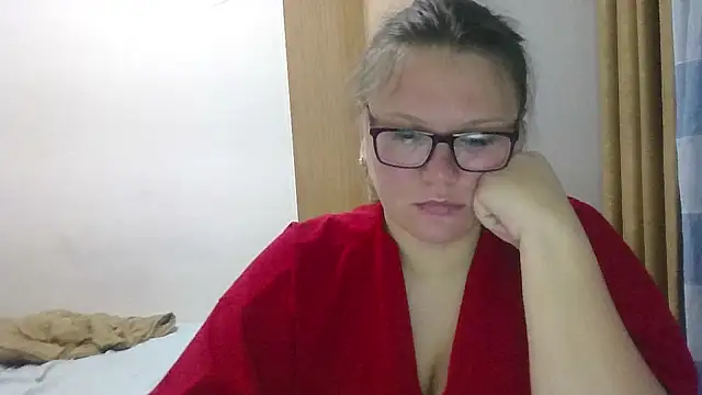 Snapshot of MuseChic_Wild chatting on May 24, 10:37 pm MuseChic Wild online show from May 24, 10:37 pm