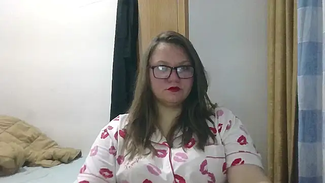 Snapshot of MuseChic_Wild chatting on May 25, 9:54 pm MuseChic Wild online show from May 25, 9:54 pm
