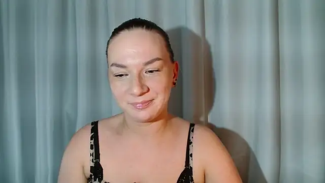 Snapshot of Belle_Fiesta chatting on April 24, 10:23 pm Belle Fiesta online show from April 24, 10:23 pm