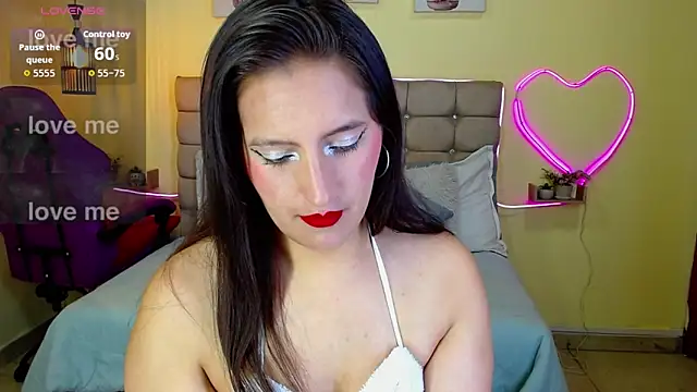 Snapshot of Sharon_makelove chatting on June 28, 6:47 pm Sharon makelove online show from June 28, 6:47 pm