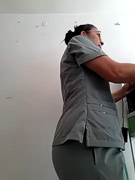 Snapshot of Dr_Edna_naughty chatting on April 15, 4:36 pm Dr Edna naughty online show from April 15, 4:36 pm