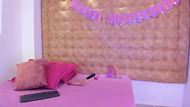 Snapshot of ariana_morelly chatting on May 29, 12:14 pm ariana morelly online show from May 29, 12:14 pm
