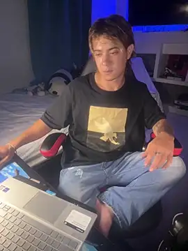 AngelLatinBoy online show from April 12, 3:44 am