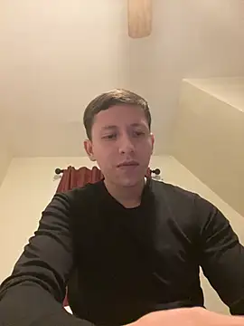 paulcevallos05 online show from April 9, 1:16 am