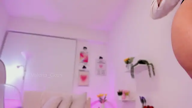Snapshot of ValeriaGoss chatting on April 2, 10:29 pm ValeriaGoss online show from April 2, 10:29 pm