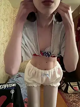 AmanitaXXX69 online show from May 6, 7:35 am