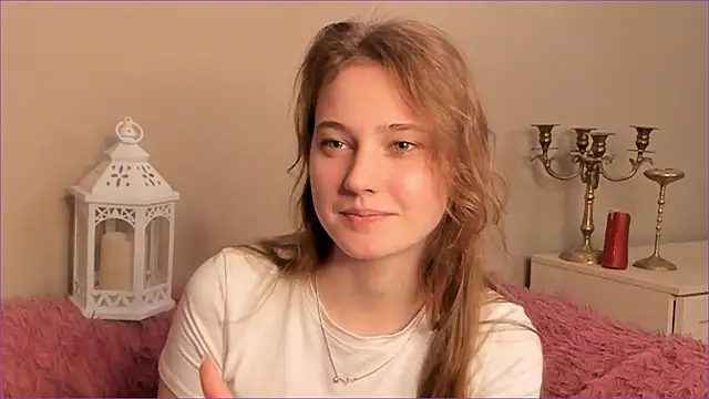 Snapshot of RubieHeiser chatting on May 10, 9:47 am RubieHeiser online show from May 10, 9:47 am