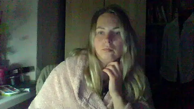 Mollie365 online show from April 3, 5:33 pm