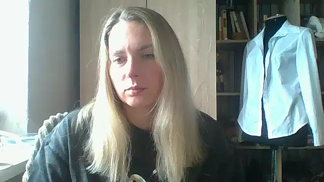 Mollie365 online show from April 22, 9:01 am