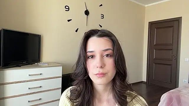 AdeleVelvet online show from April 10, 8:30 am