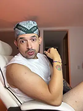 TroyeSavage online show from April 15, 10:33 am