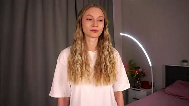 ShaeCoen online show from March 10, 5:12 am