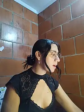 Snapshot of Amanda_x1 chatting on April 17, 8:01 pm Amanda x1 online show from April 17, 8:01 pm