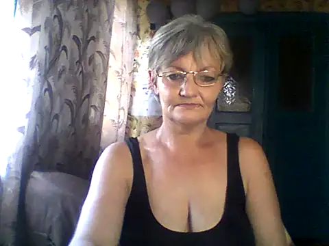 Snapshot of NikaGold455 chatting on April 4, 8:56 am NikaGold455 online show from April 4, 8:56 am