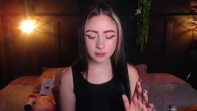 melodygirl2   online show from March 10, 7:41 pm