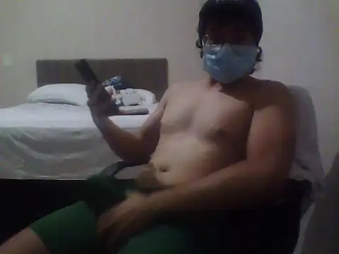 Snapshot of vinii1800 chatting on April 5, 8:28 pm vinii1800 online show from April 5, 8:28 pm