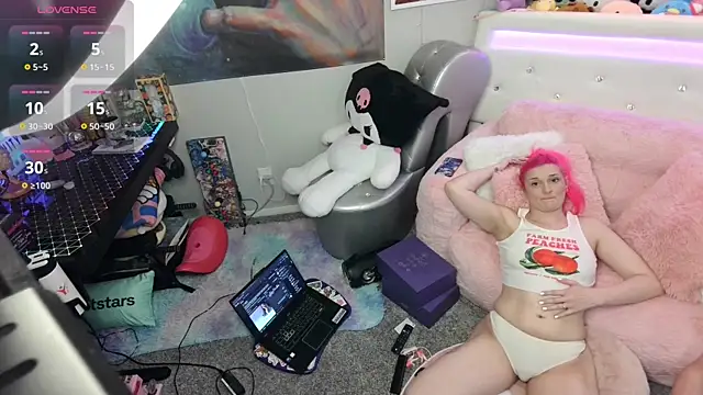 Snapshot of Trinity-Infinity chatting on March 23, 3:32 am Trinity-Infinity online show from March 23, 3:32 am