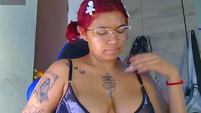 Snapshot of alessia_temptation chatting on July 5, 12:56 pm alessia temptation online show from July 5, 12:56 pm