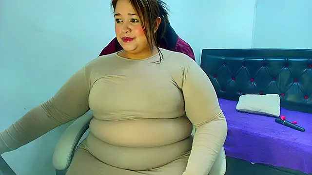 Snapshot of BustyyJuicy_Rs chatting on March 30, 12:28 pm BustyyJuicy Rs online show from March 30, 12:28 pm