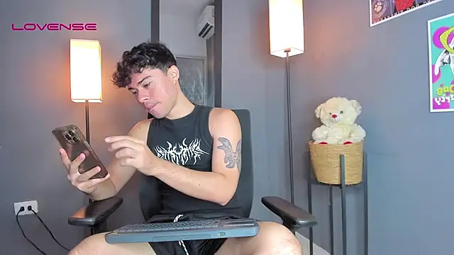 Soft Temptationxx online show from March 29, 8:20 pm