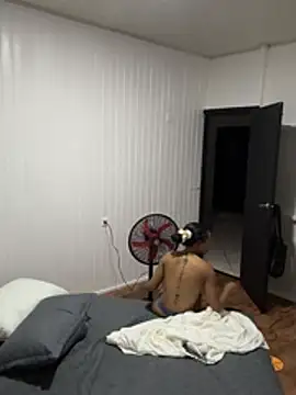 Snapshot of Johnbtte chatting on April 16, 4:02 am Johnbtte online show from April 16, 4:02 am