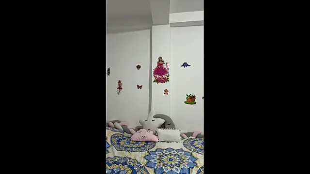 LexiCriimson77 online show from April 8, 4:12 am