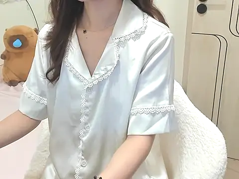 Snapshot of Camiilia chatting on June 11, 3:48 am Camiilia online show from June 11, 3:48 am