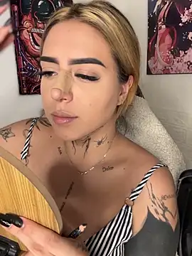 CarolQueen1  online show from April 4, 1:41 pm