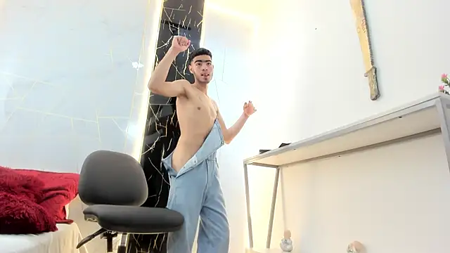 Valentin Lux online show from March 11, 3:12 am