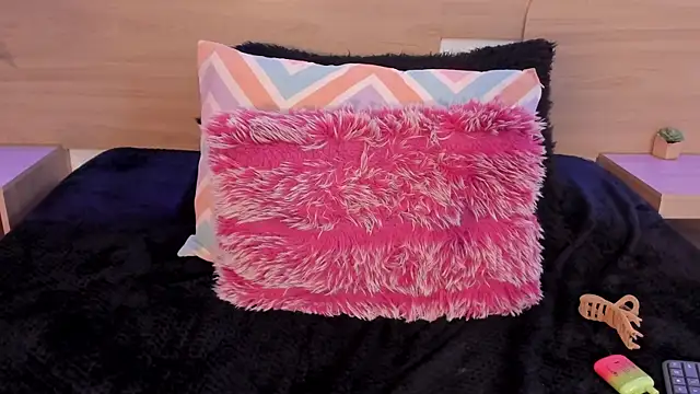 KittyVelve online show from April 20, 2:20 pm