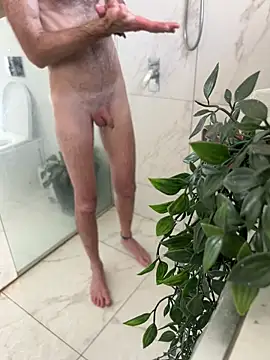 wasntevenme online show from April 10, 3:01 am