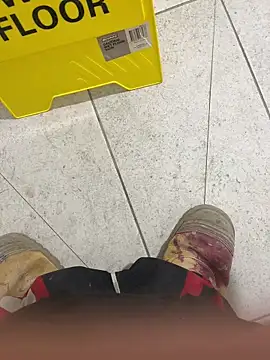 wasntevenme online show from April 17, 1:52 am