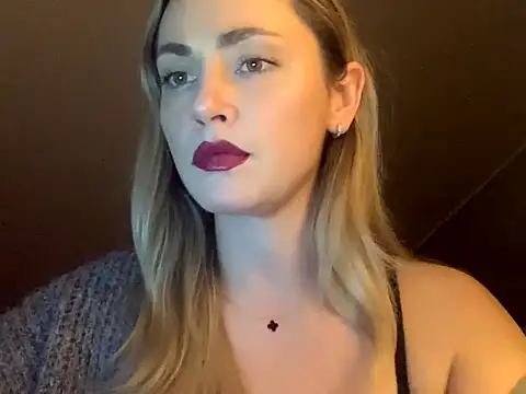 Snapshot of ScarlettSensitive chatting on March 16, 9:08 pm ScarlettSensitive online show from March 16, 9:08 pm