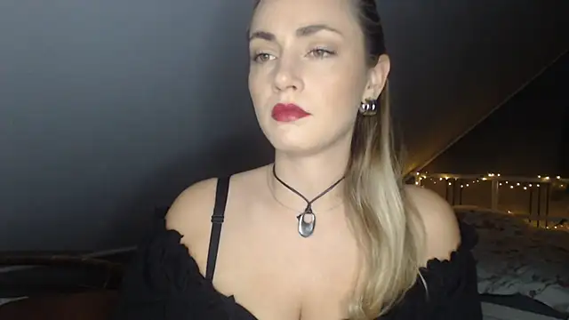 Snapshot of ScarlettSensitive chatting on June 16, 8:11 pm ScarlettSensitive online show from June 16, 8:11 pm