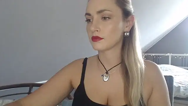 Snapshot of ScarlettSensitive chatting on June 19, 2:21 pm ScarlettSensitive online show from June 19, 2:21 pm