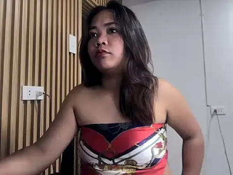 Snapshot of _georgiax_ chatting on May 5, 12:18 am georgiax online show from May 5, 12:18 am
