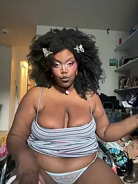 Snapshot of juicy_janet chatting on June 20, 10:56 pm juicy janet online show from June 20, 10:56 pm