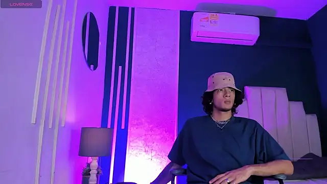 Skinny Mac online show from May 1, 1:26 pm